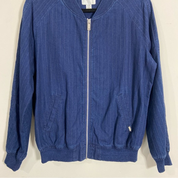 Guess Chambray Blue Striped Lightweight Zip Up Bomber Jacket - Picture 3 of 8